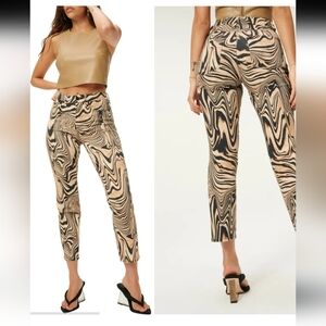 Good American Mobwife Indie Sleaze Statement Print Ankle Pants